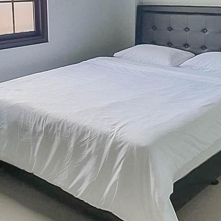 Mahkota Residence Mitra Reddoorz Karawang Extérieur photo