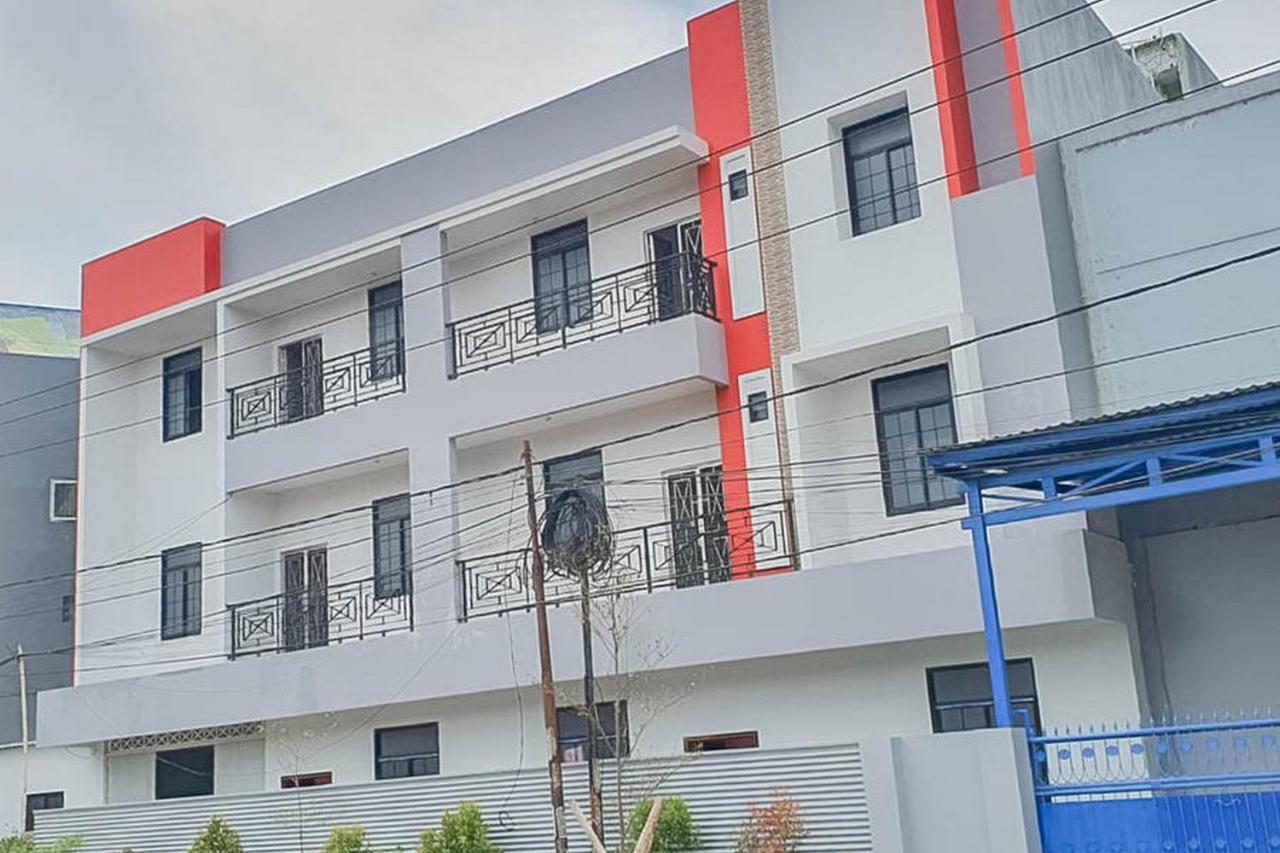 Mahkota Residence Mitra Reddoorz Karawang Extérieur photo
